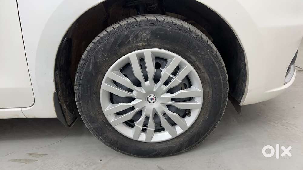 Maruti Suzuki Dzire Vxi Ags, 2022, Petrol