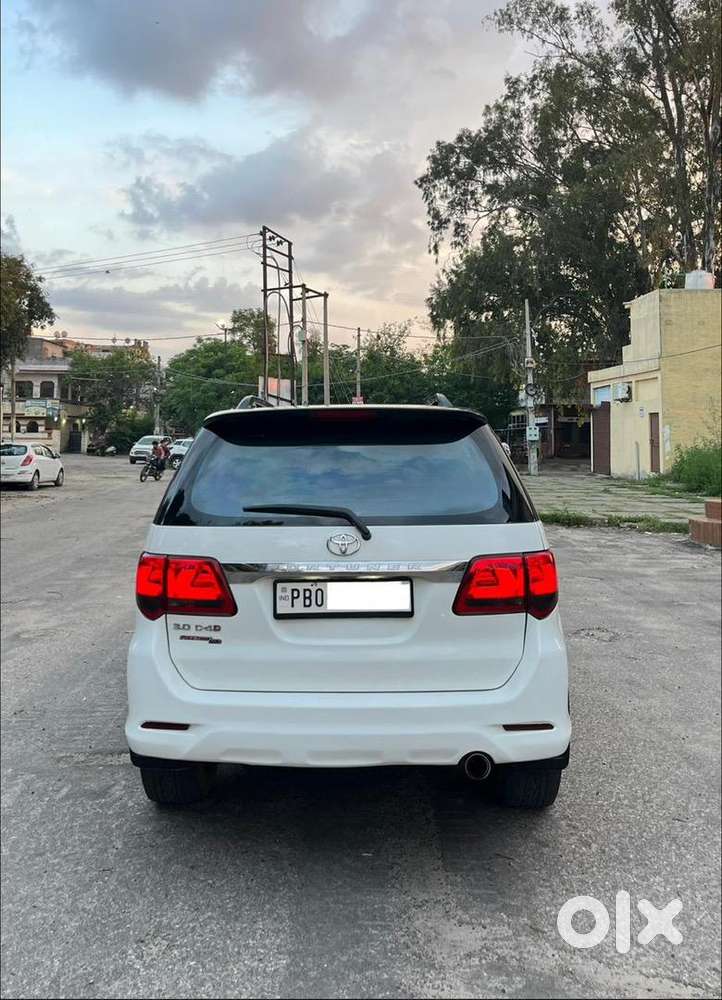 Toyota Fortuner 2016 Diesel 105000 Km Driven