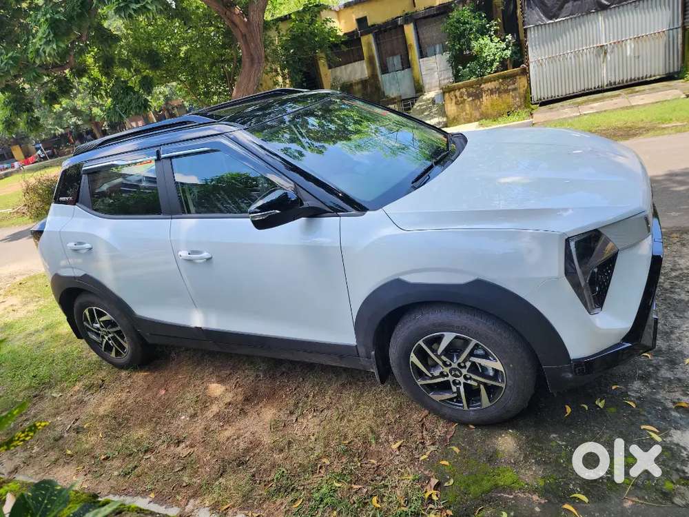 Mahindra Xuv 3xo 2025 Petrol 900 Km Driven