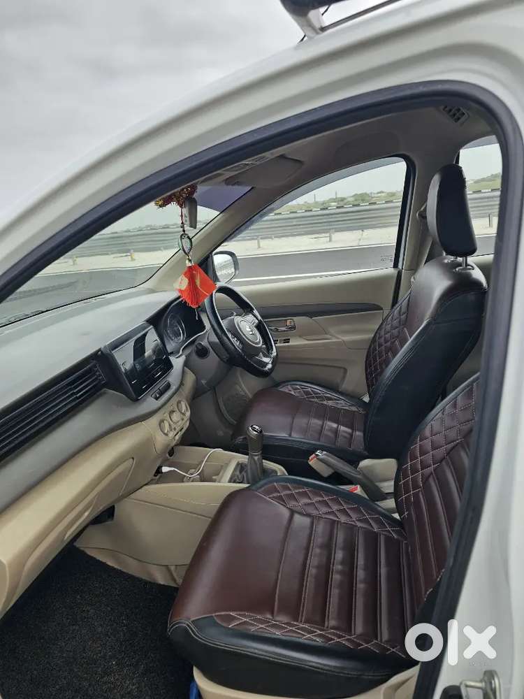 Maruti Suzuki Ertiga Vxi 2025