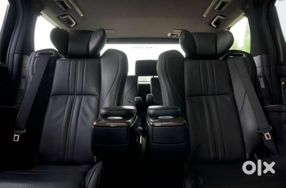 Toyota Vellfire 2.5 Executive Lounge, 2021, Petrol
