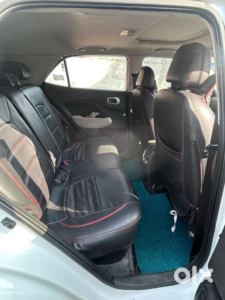Hyundai Venue 2022 Petrol 30000 Km Driven