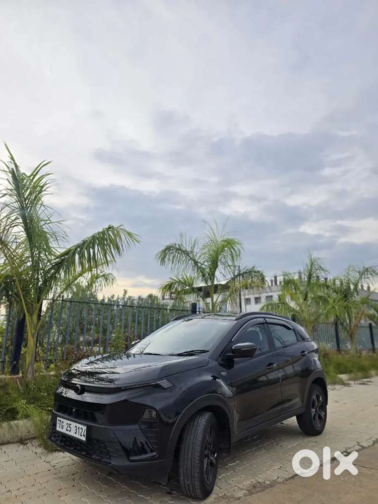 Tata Nexon Dark Edition
