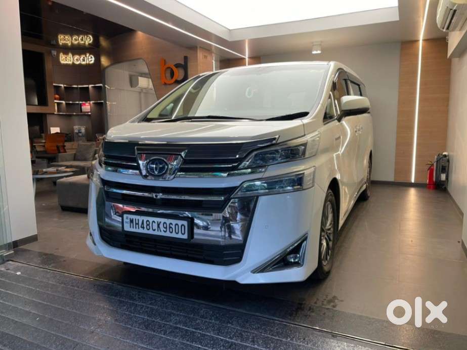 Toyota Vellfire 2.5 Hybrid, 2023, Petrol