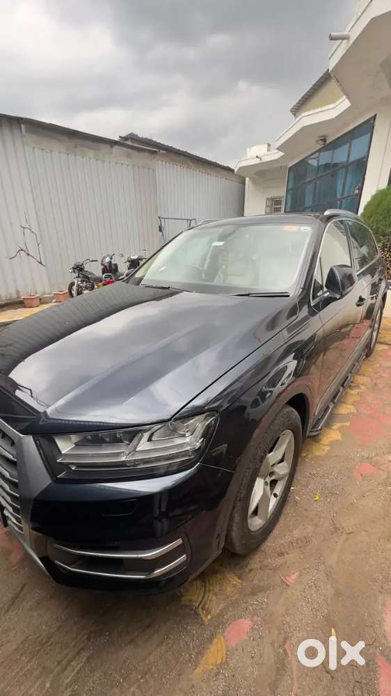 2017 Audi Q7 45 Tdi Technology  Diesel  ~1.0 Lakh Km