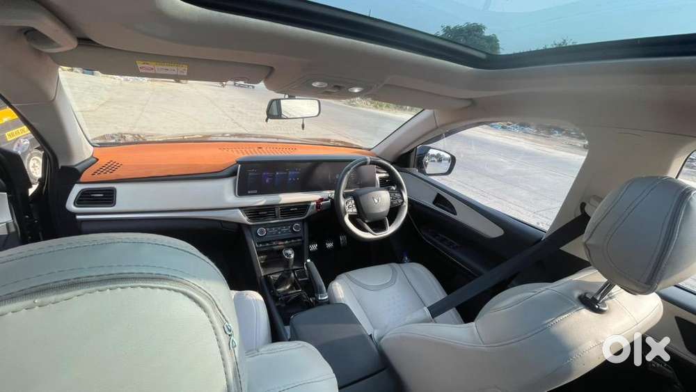 Mahindra Xuv700 2024 Diesel 13300 Km Driven