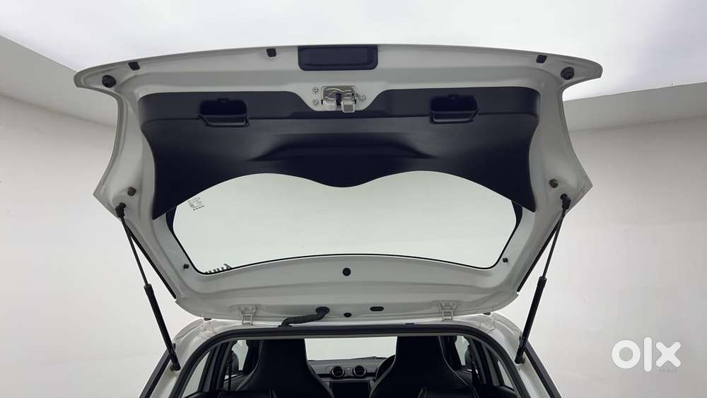 Maruti Suzuki Swift 1.3 Lxi, 2023, Petrol