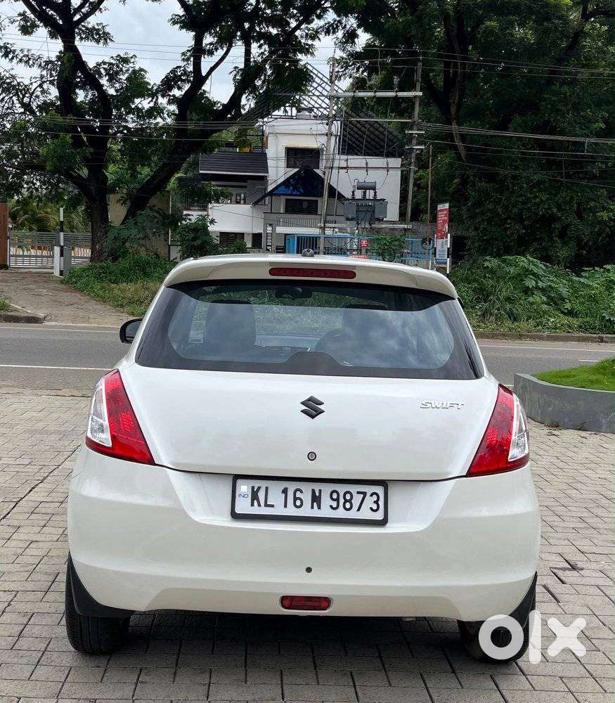 Maruti Suzuki Swift Vxi Abs Bsiv, 2015, Petrol