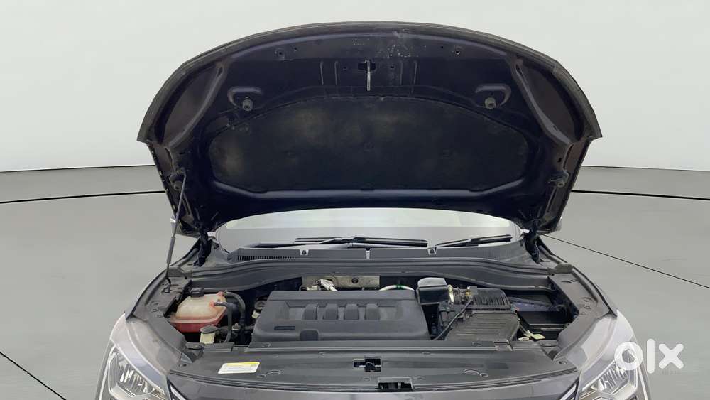 Mahindra Xuv700 2.2 Ax 7 Diesel At Luxury Pack Str, 2022, Diesel