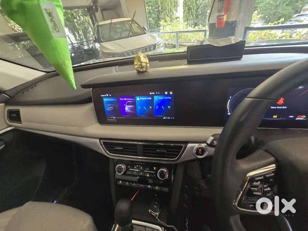 Mahindra Xuv700 2024 Petrol Well Maintained