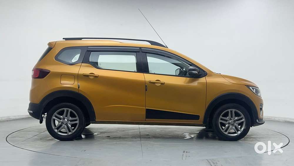 Renault Triber Rxz, 2022, Petrol