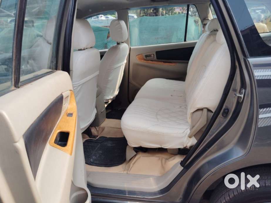 Toyota Innova 2.5 G (diesel) 8 Seater, 2011, Diesel