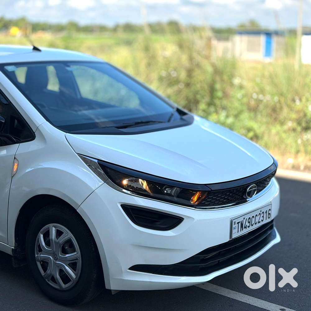 Tata Altroz 1.2 Xe, 2020, Petrol