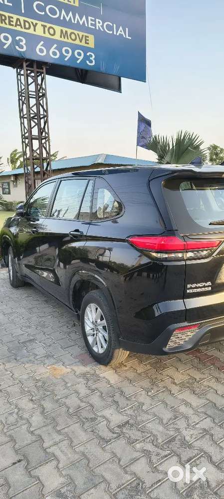 Toyota Innova Hycross 2024 Petrol Well Maintained