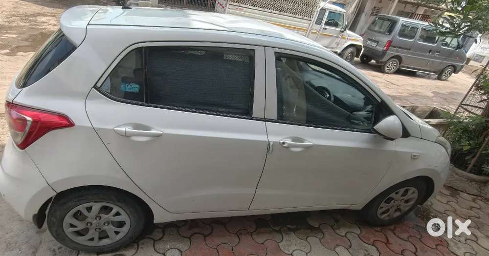 Hyundai Grand I10 2017 Petrol Cng Fitting Well Maintained