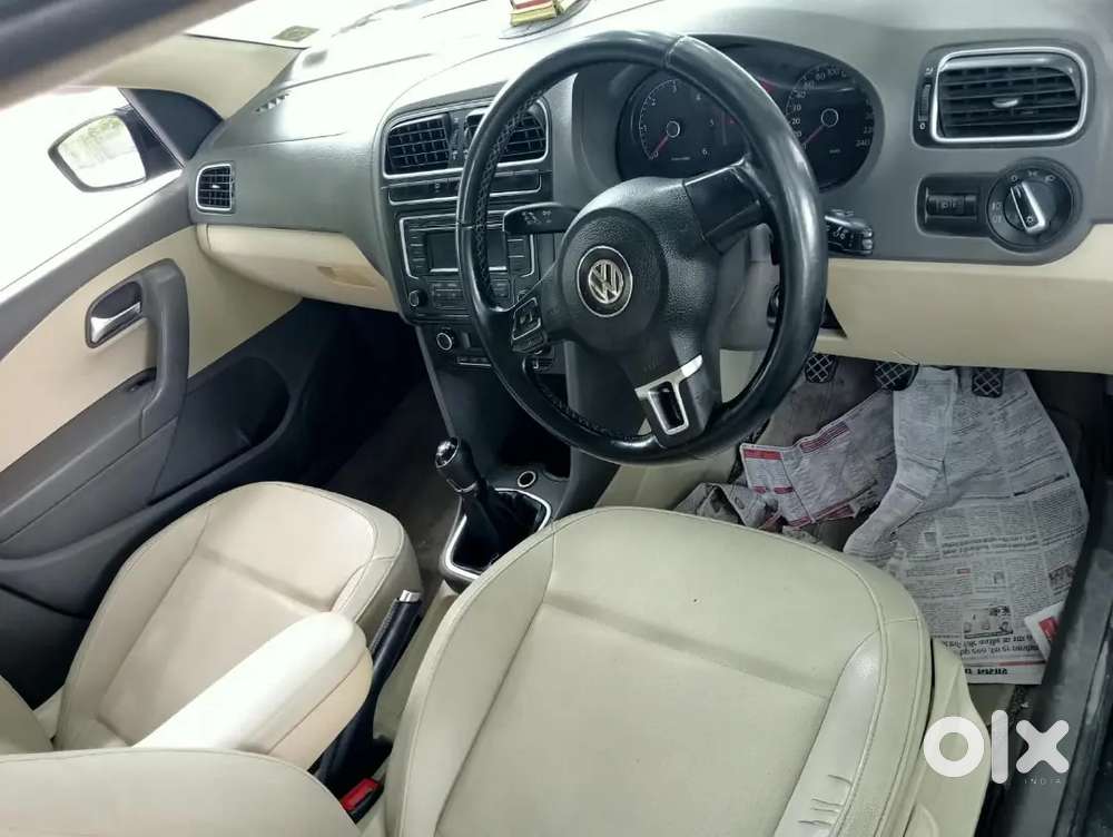 Volkswagen Vento High Line Rj 27 Vip No 2828 Diesel 2014 Manual
