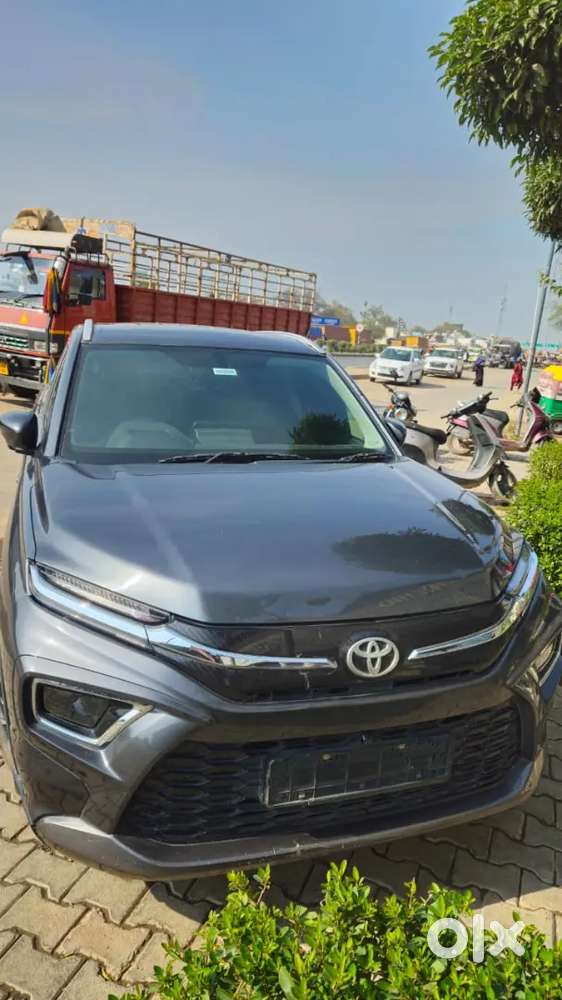 Toyota Urban Cruiser Hyryder 2024 Top Model