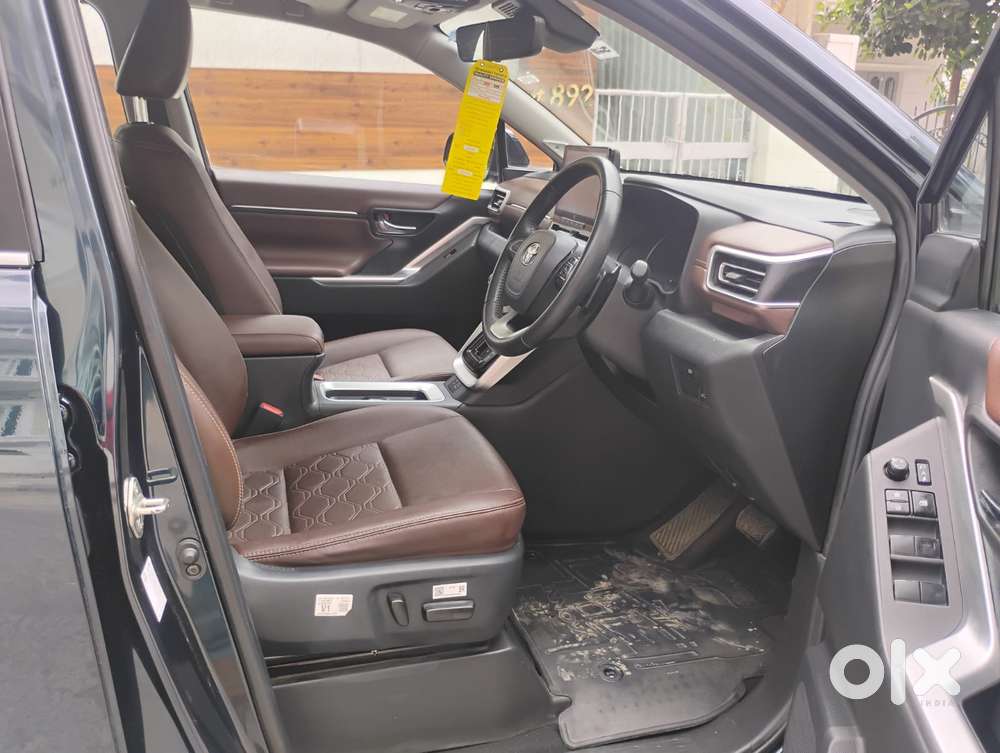 Toyota Innova Hycross 2.0 Zx Hybrid 7 Str, 2024, Petrol