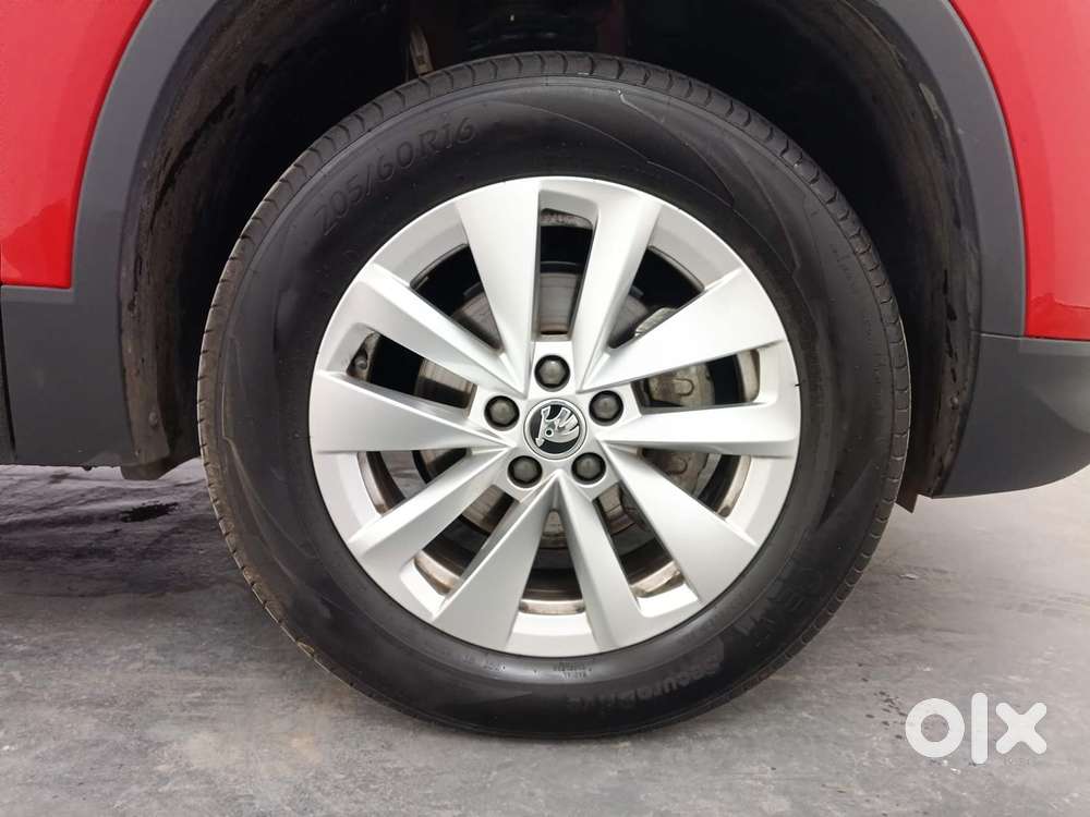 Skoda Kylaq Signature Plus At, 2025, Petrol