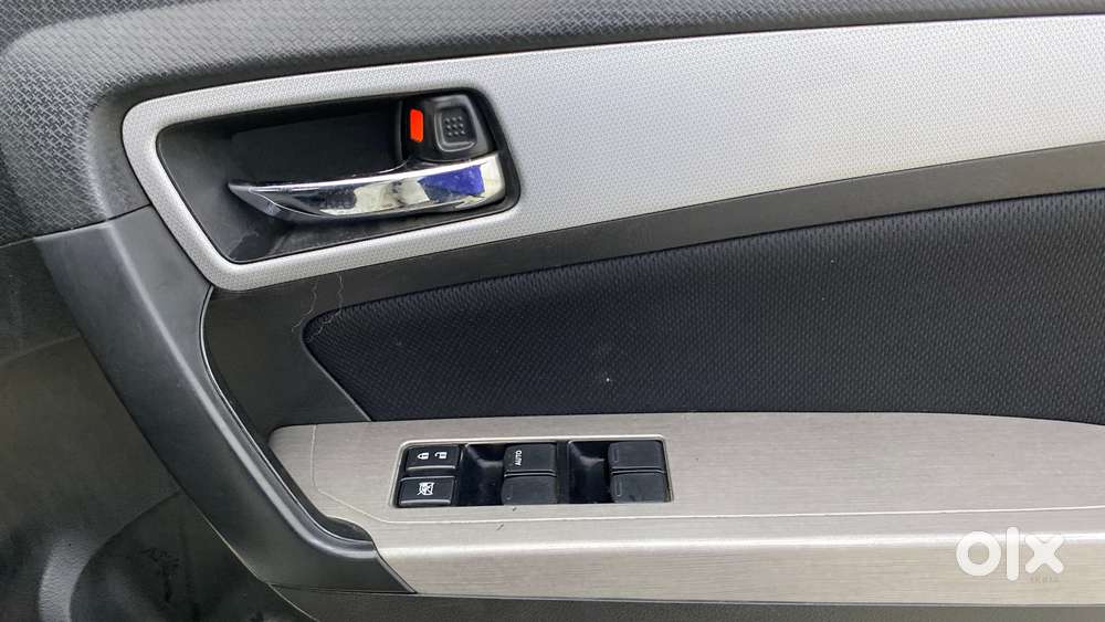 Maruti Suzuki Vitara Brezza 1.5 Zxi At, 2020, Petrol