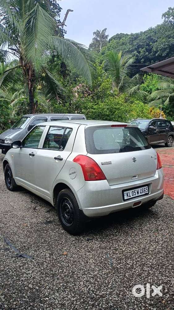 Maruti Suzuki Swift Lxi Optional-o, 2006, Petrol