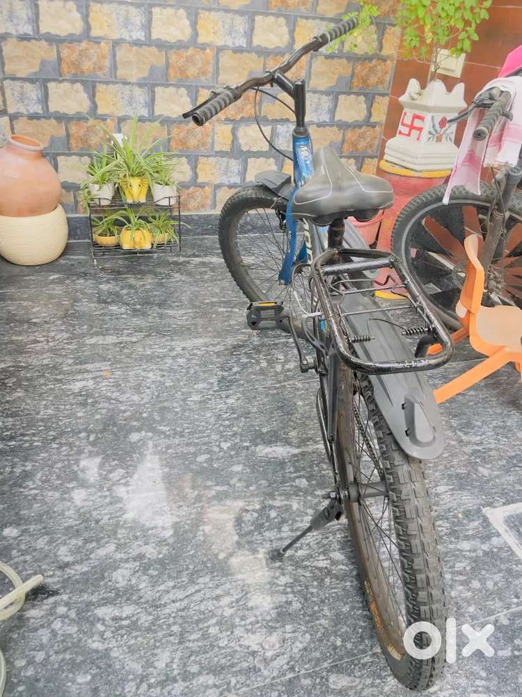 BRAND NEW CONDITION ONLY 6 MONTHS OLD