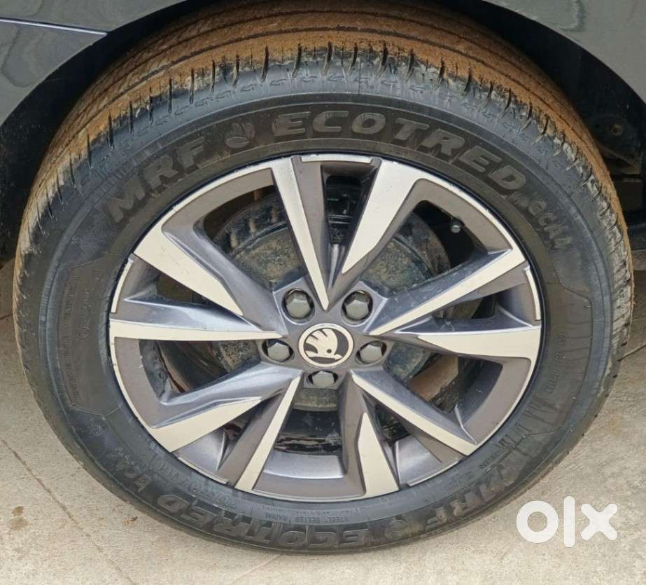 Skoda Slavia 1.0 Tsi Style At, 2024, Petrol