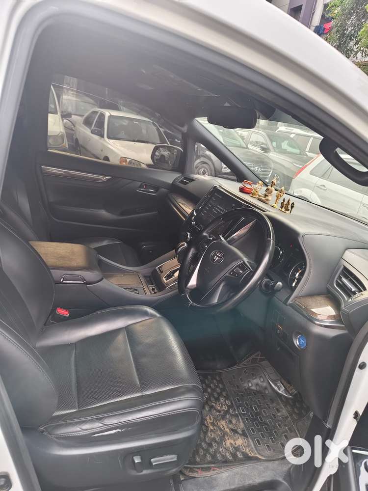 Toyota Vellfire 2.5 Hybrid, 2022, Petrol
