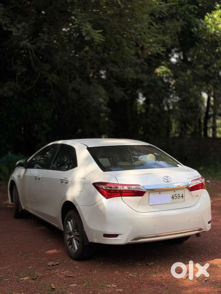 Toyota Corolla Altis Petrol 2015
