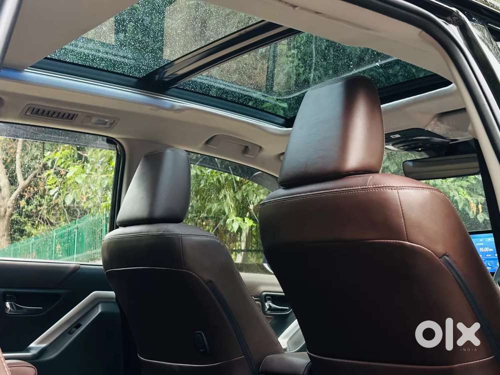 Toyota Innova Hycross 2.0 Zx (o) Hybrid 7 Str, 2025, Petrol
