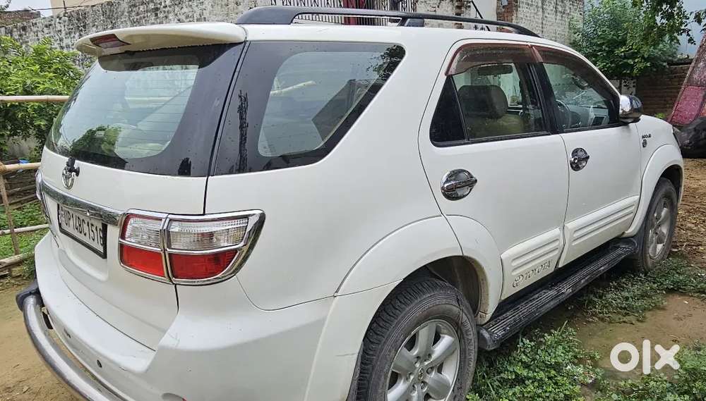 Toyota Fortuner 2010 Diesel 195000 Km Driven