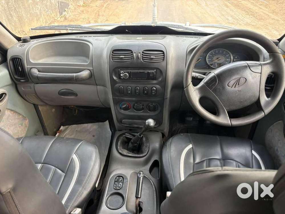 Mahindra Scorpio S4 9 Seater, 2004, Diesel