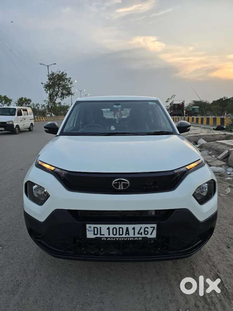 2025 Tata Punch Pure Petrol Manual