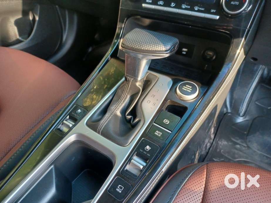 Hyundai Alcazar Signature (o) 6 Str 1.5 Petrol Dct, 2023, Petrol