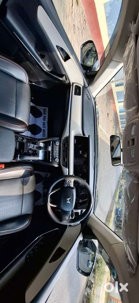 Mahindra Xuv700 2.2 Ax 5 Diesel At Str, 2024, Diesel