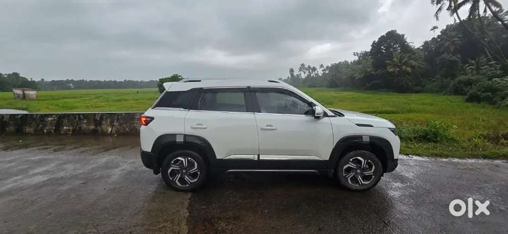 Maruti Brezza Hybrid 2025 Model With Manufacture Warranty