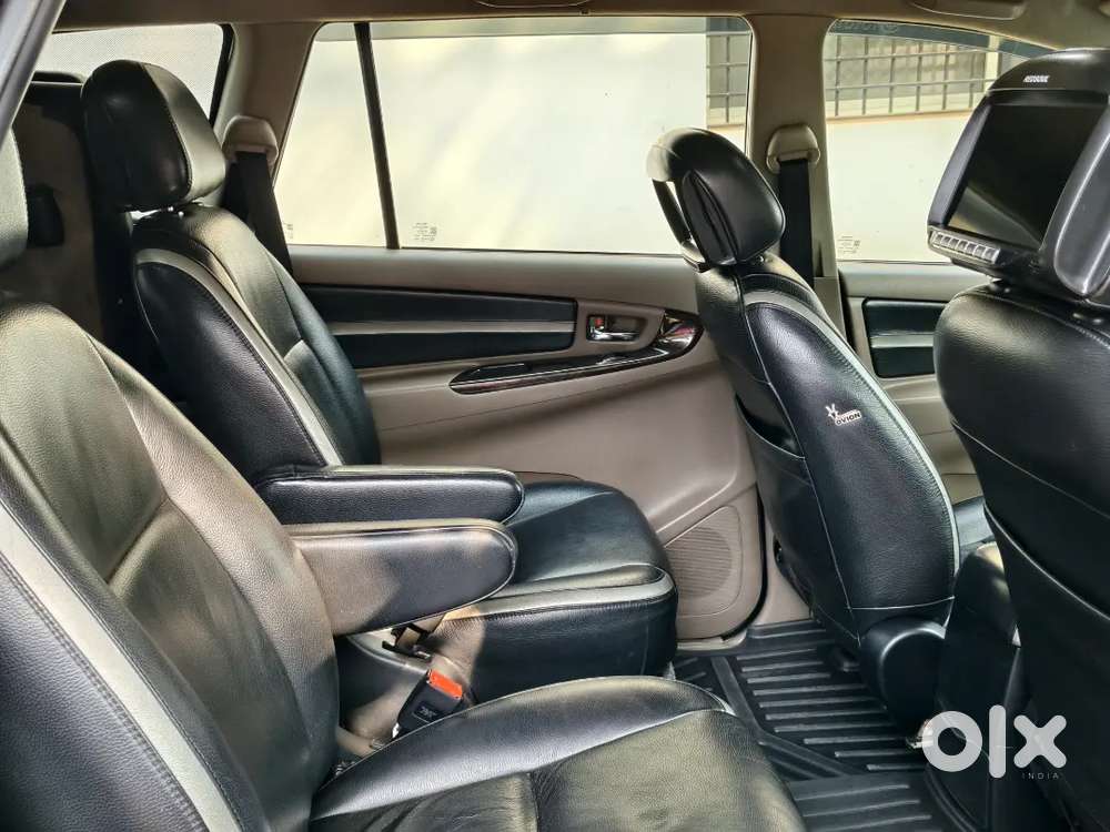 Toyota Innova 2015 Diesel Well Maintained