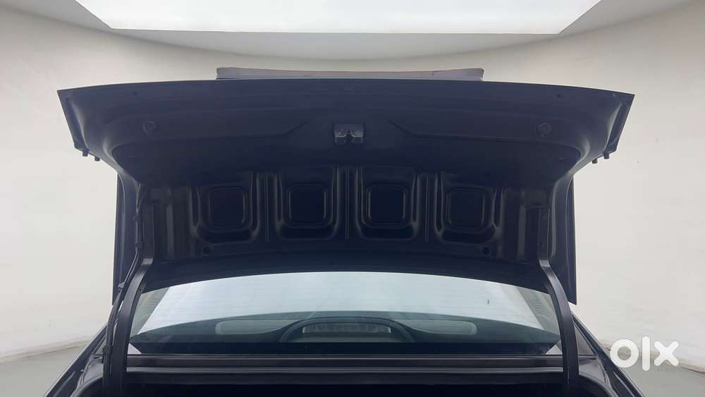 Hyundai Verna 1.5 Sx (o) Turbo Petrol Mt, 2023, Petrol