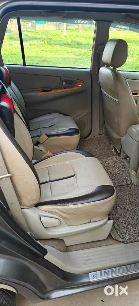 Toyota Innova 2012