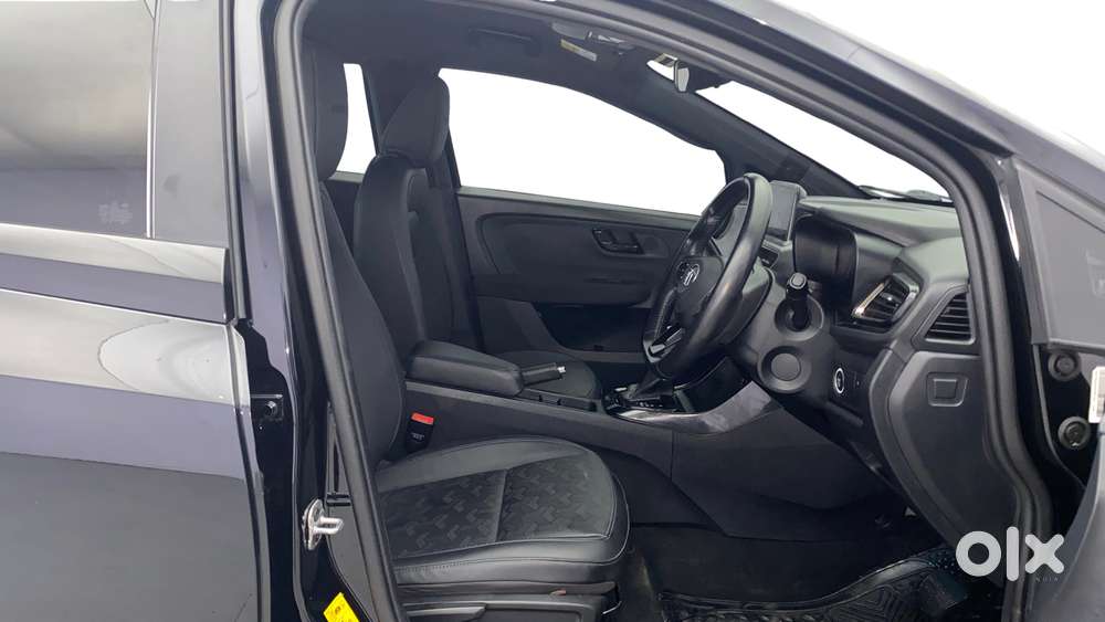 Tata Altroz 1.2 Xza Plus Dark Edition Dct, 2023, Petrol