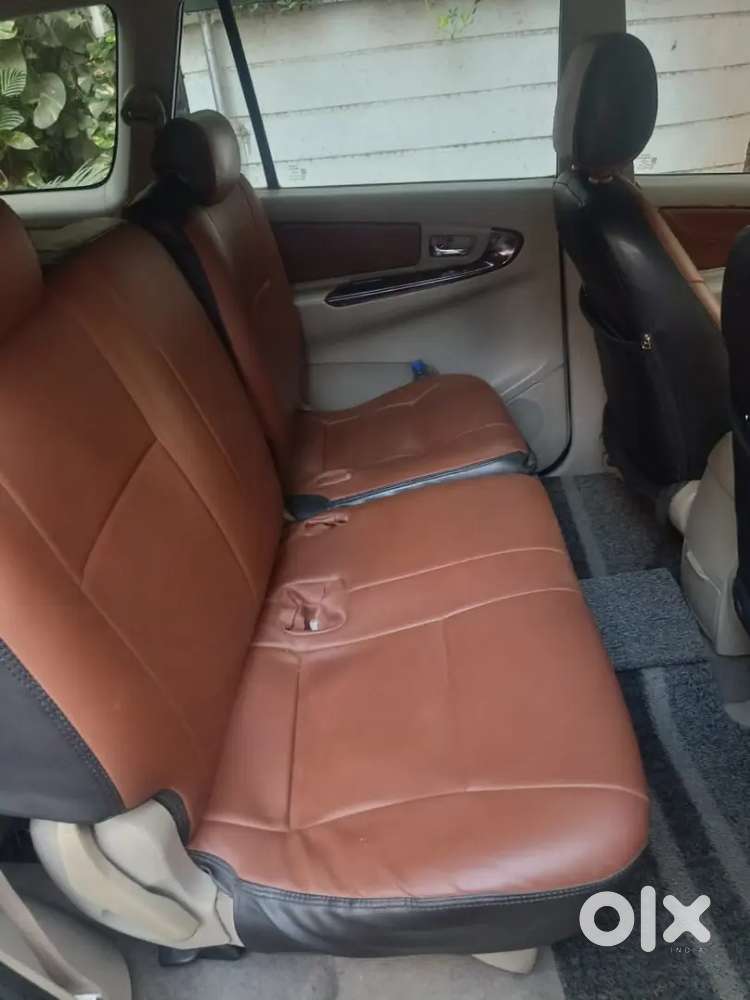 Toyota Innova 2012 V Model