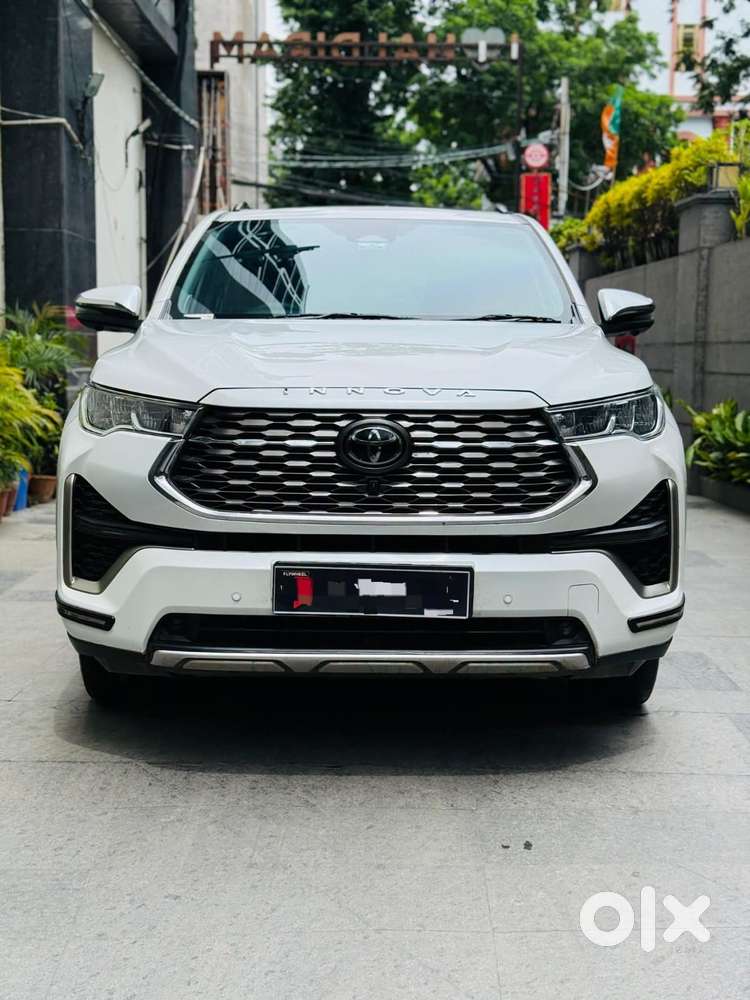 Toyota Innova Hycross 2.0 Zx Hybrid 7 Str, 2025, Petrol