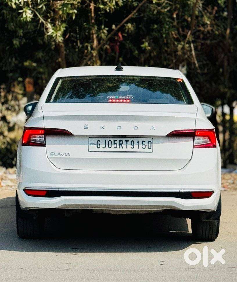 Skoda Slavia 1.0 Tsi Style At, 2023, Petrol