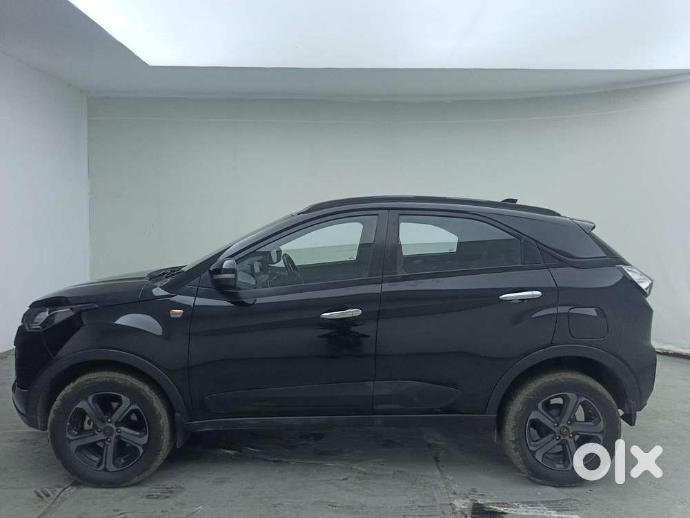 Tata Nexon 1.5 Revotorq Xza Plus Luxs Red Dark Edition Amt, 2023, Di..