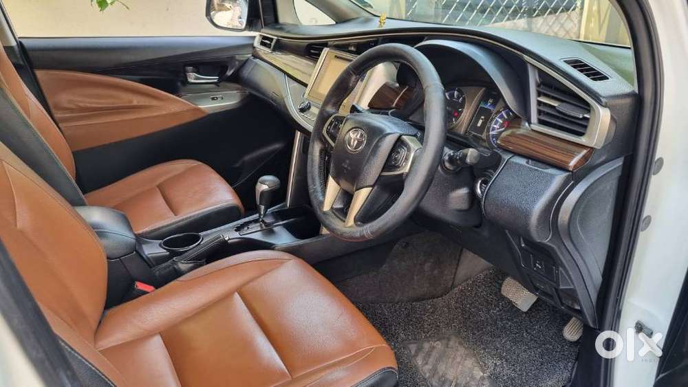 Toyota Innova Crysta 2.8z Automatic, 2016, Diesel