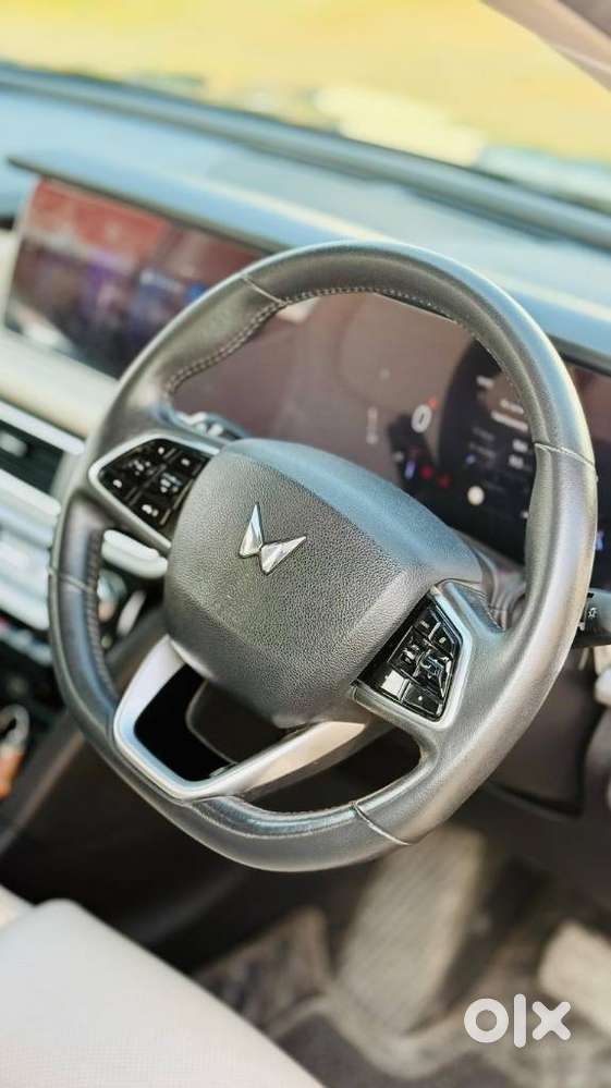 Mahindra Xuv700 2.2 Ax 7 Diesel At Luxury Pack Str, 2023, Diesel