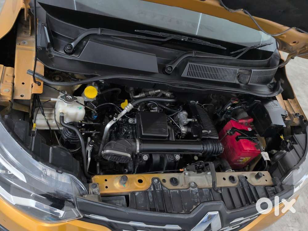 Renault Triber 1.0 Rxz Dual Tone, 2022, Petrol