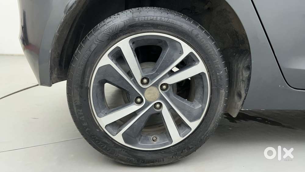 Tata Altroz Xz, 2023, Petrol