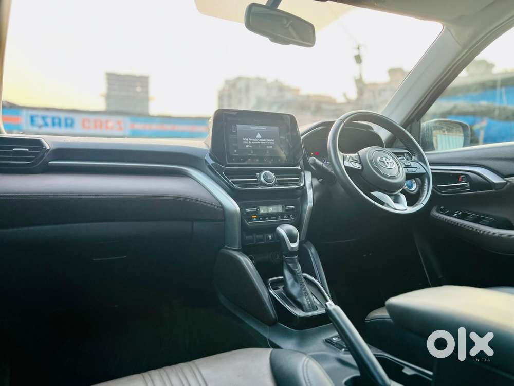 Toyota Urban Cruiser Hyryder 1.5 V Hybrid, 2023, Petrol