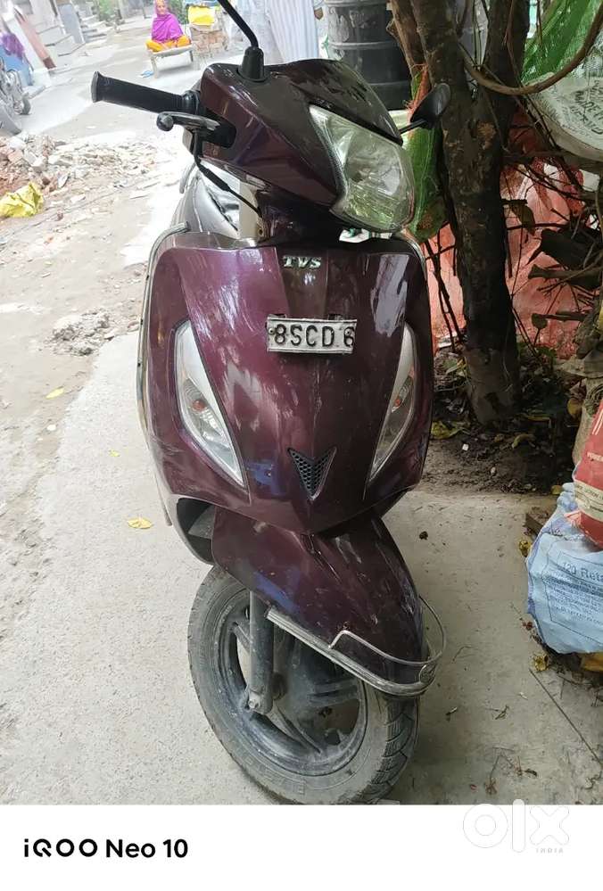 TVs Jupiter zx model Scooters 1824824061